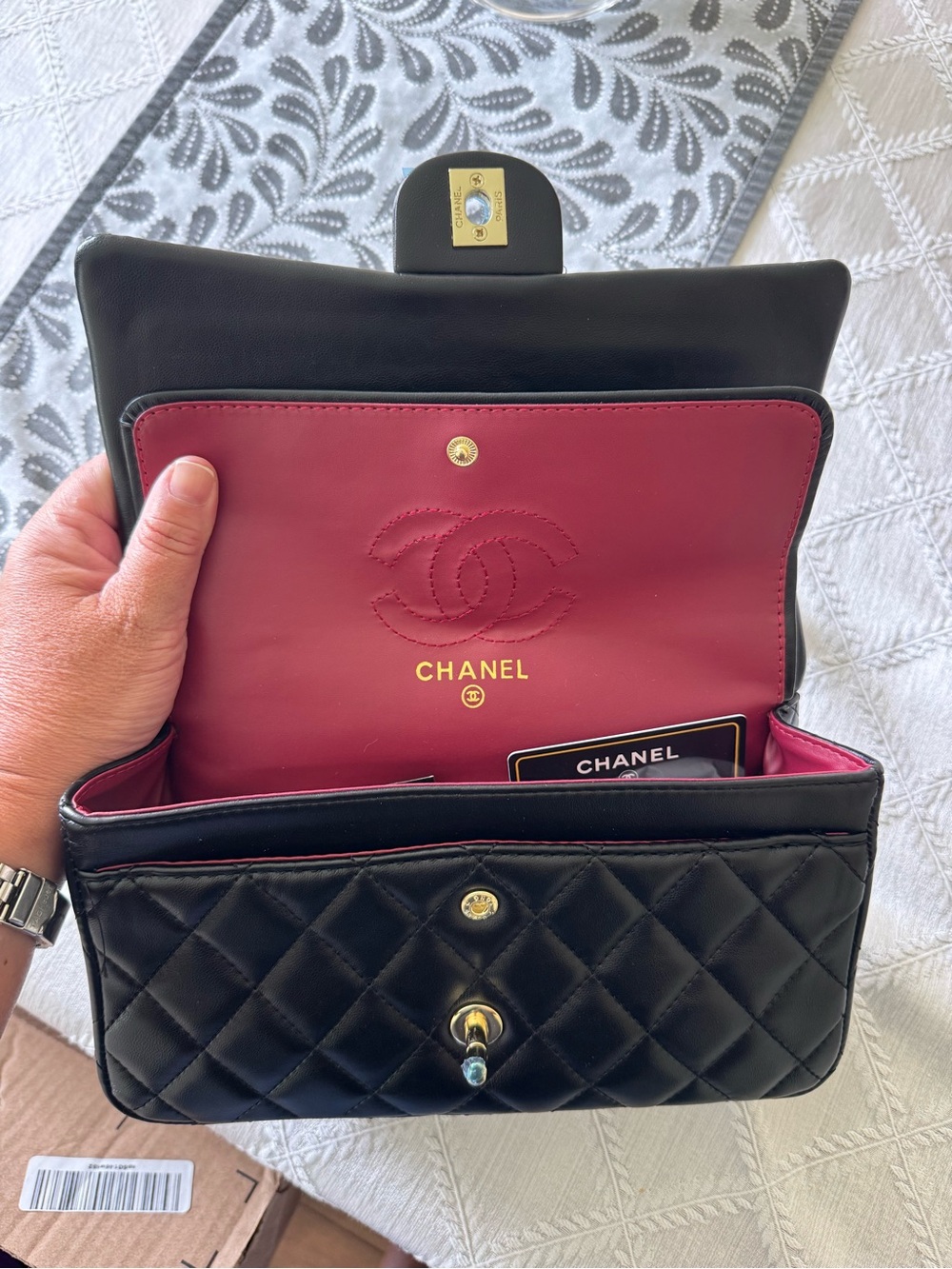 Black Quilted Shoulder Bag with Gold Chain NEW!! - Picture 6 of 6